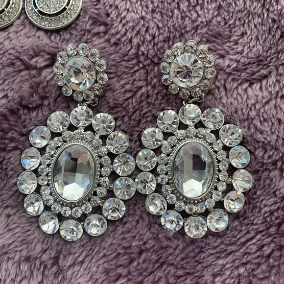 5 pairs - clear crystal earrings - Picture 2 of 6